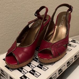 Navid O Nadia Red Wedge Sandals